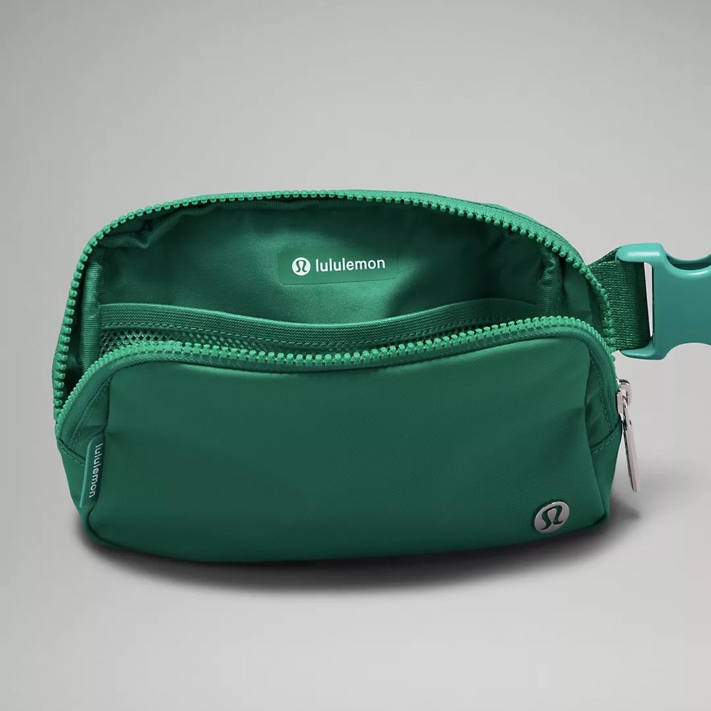 Emerald Ice Green Lululemon Everywhere Crossbody Belt Bag